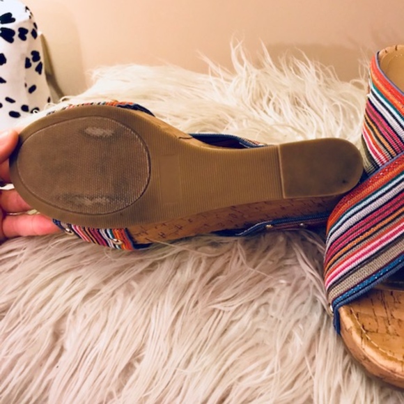 Absolutely Adorable Wedges - Picture 3 of 3